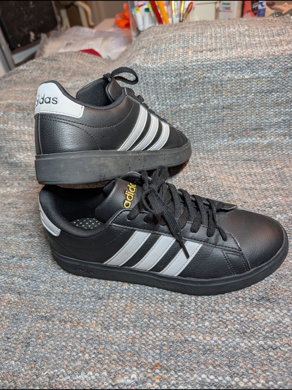 adidas Women's Black & White Classic Trainer - Picture 4 of 10
